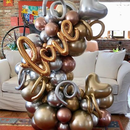 Sparkling Love Sculpture