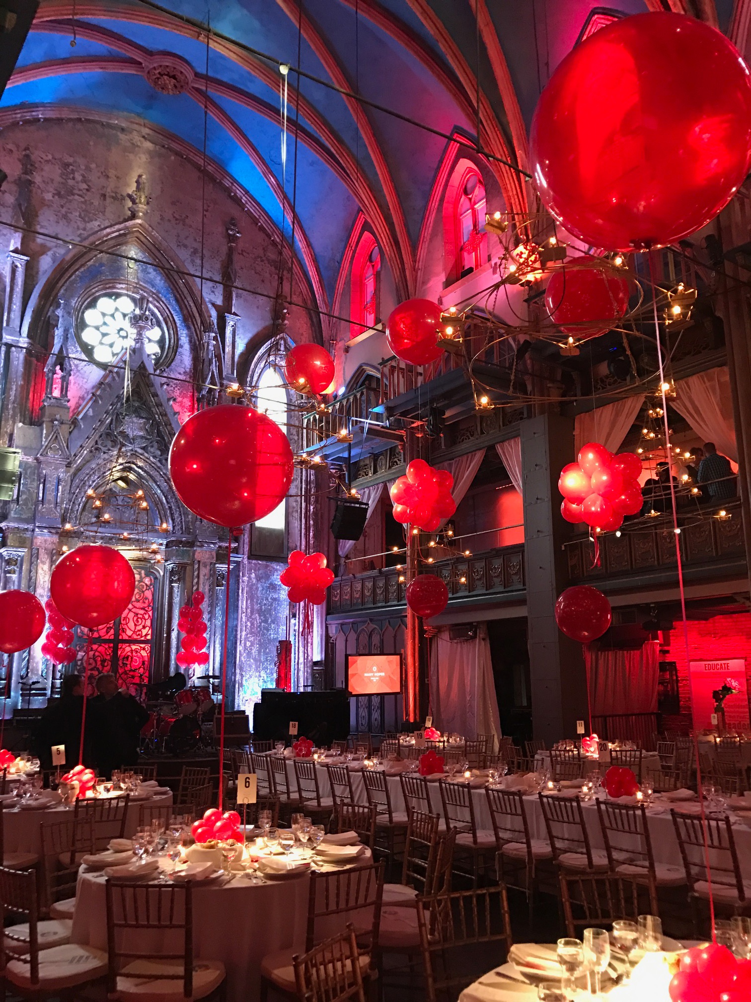 36” Balloon Centerpieces & Table Clusters