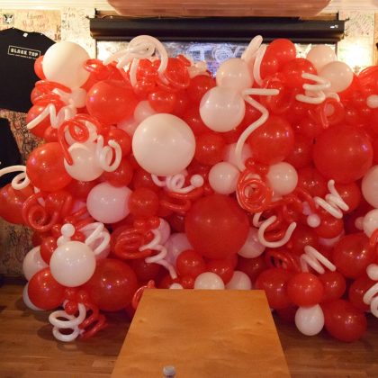 Organic Balloon Wall w/ Squiggles